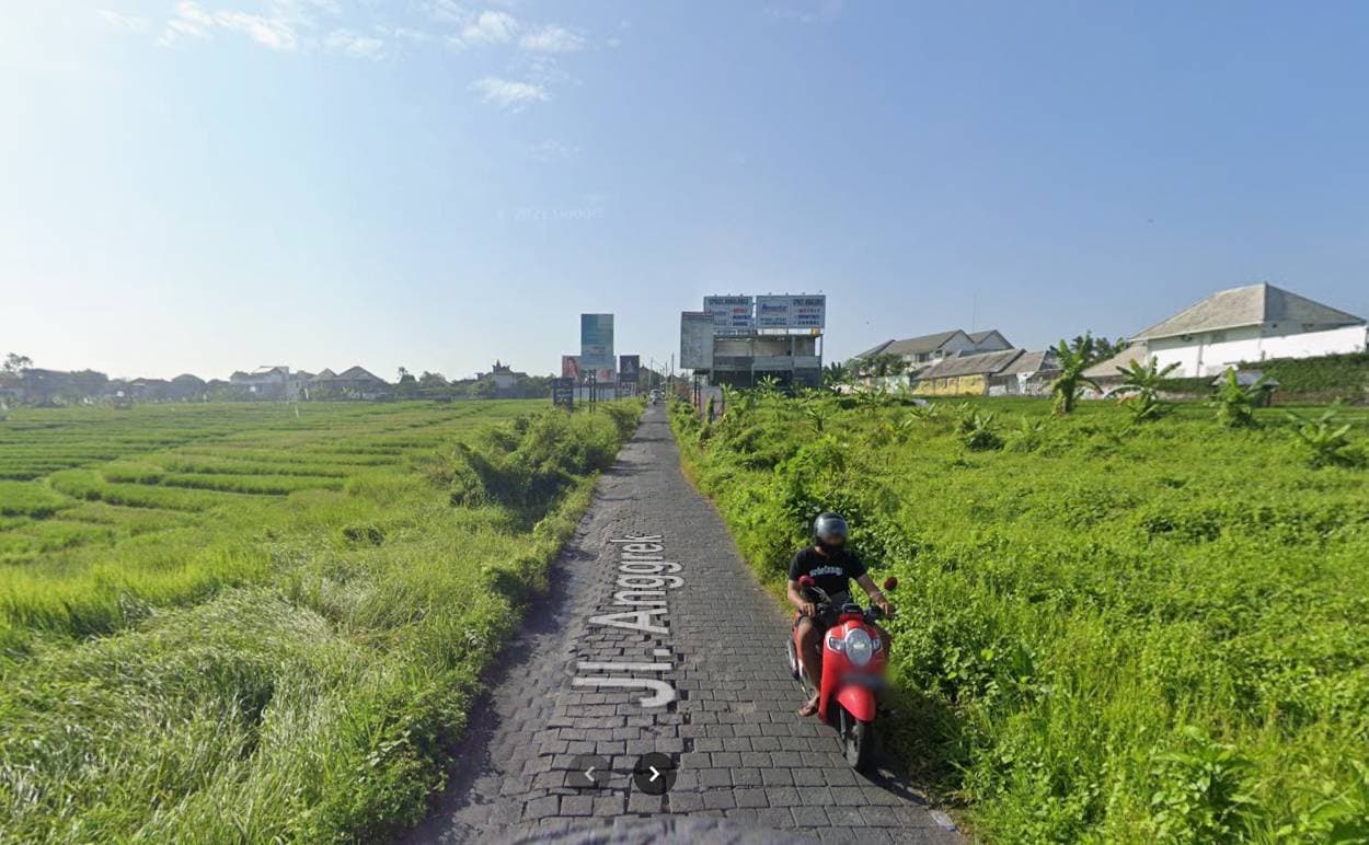 Canggu Shortcut in 2021 flanked by rustic open rice paddies